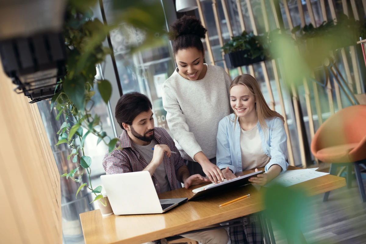 Le coworking bouleverse l'immobilier commercial : tendances et impacts