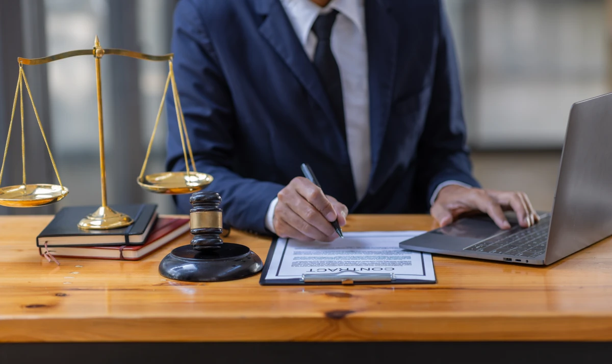 Le Notaire : Gardien Indispensable de Vos Transactions Immobilières